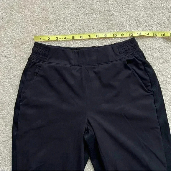 ATHLETA Brooklyn Lined Camo Jogger Pant Black Size 0 #985549 $99 Active Outdoor - Picture 12 of 16